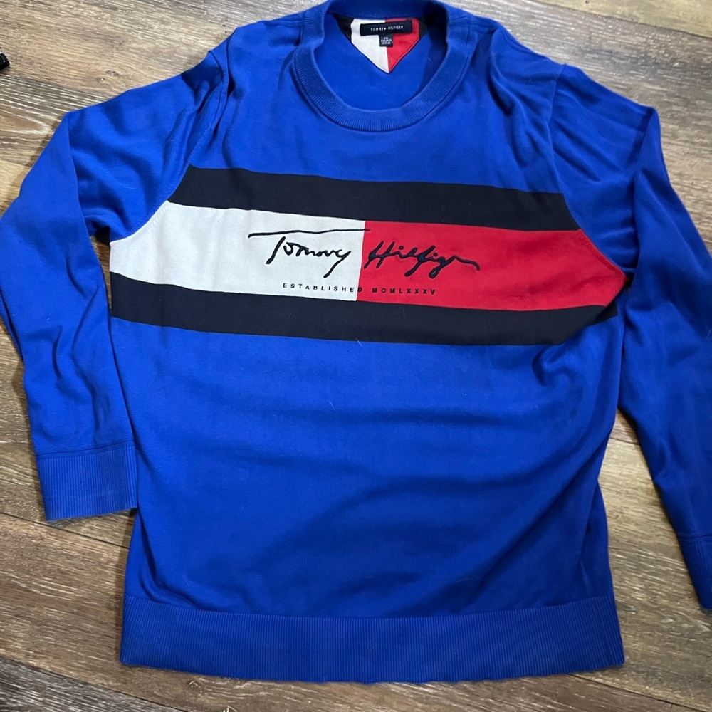 Tommy Hilfiger Men's Blue and Red Crewneck Sweater
